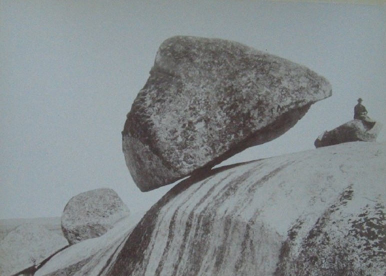 Камень Даваско (Davasko) или «Piedra Movediza», город Тандиль, Аргентина