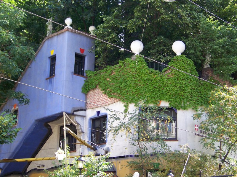 Дом Хундертвассера (Hundertwasserhaus) жилой дом, Вена, Австрия
