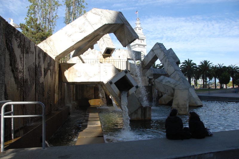 Фонтан Вальянкура (Vaillancourt Fountain) Сан-Франциско, США