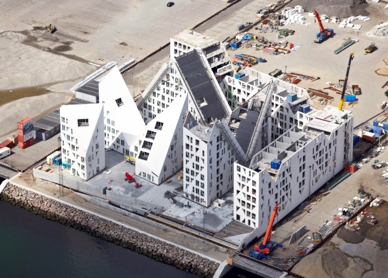 «Айсберг» (Isbjerget), жилой комплекс в Орхусе, Дания