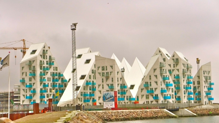 «Айсберг» (Isbjerget), жилой комплекс в Орхусе, Дания