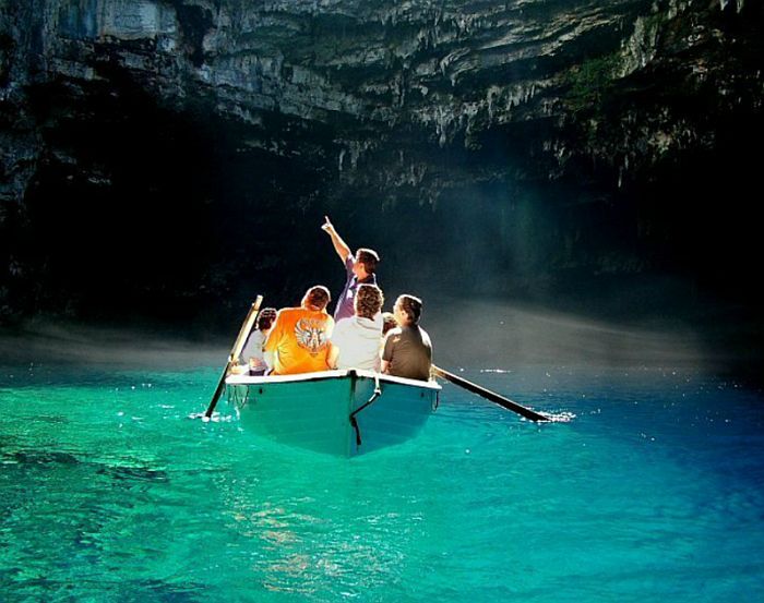 Пещера Мелиссани (Melissani), остров Кефалония, Греция