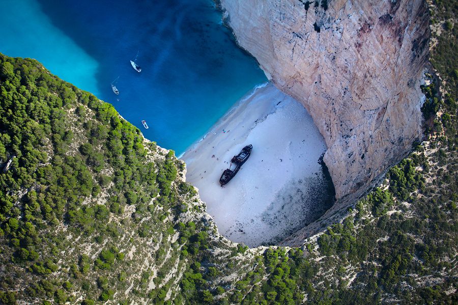 Бухта Навайо (Navagio Beach), остров Закинф, Греция