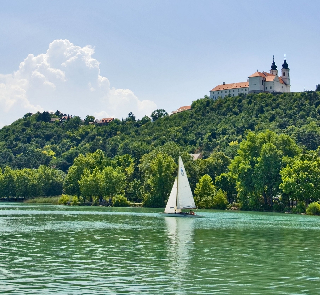 Тихань, Озеро Балатон, отдых, туризм, курорты, Венгрия