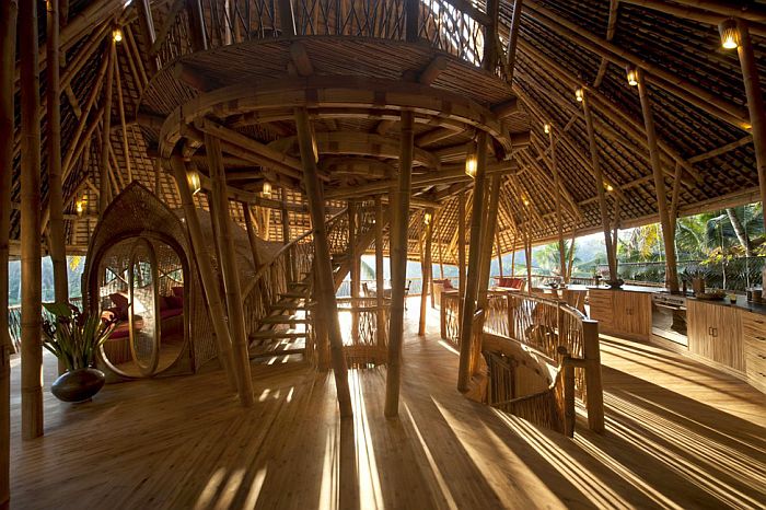 Отель из бамбука на острове Бали, Индонезия