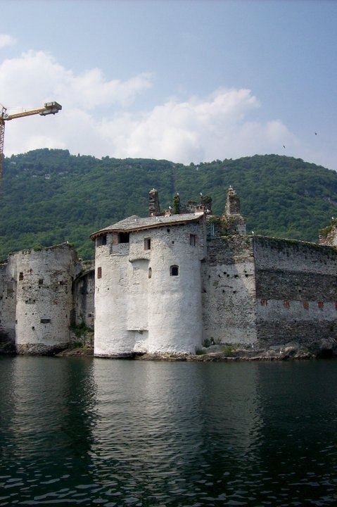 Замки Каннеро, Италия