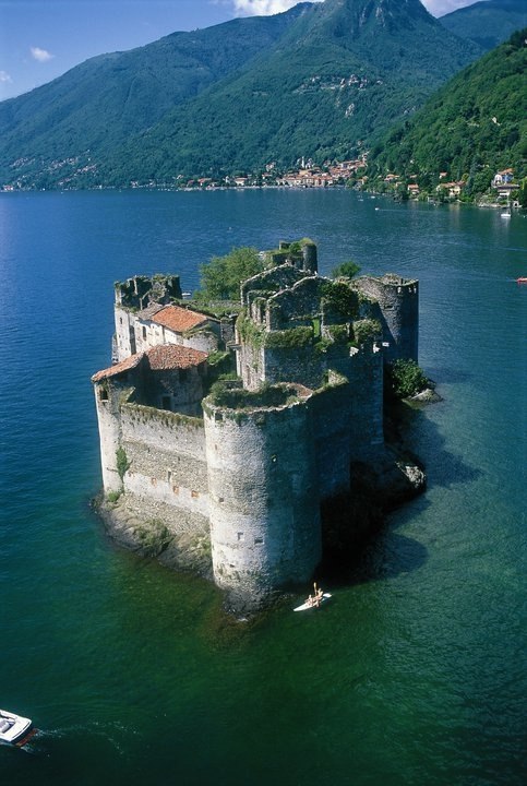 Замки Каннеро, Италия