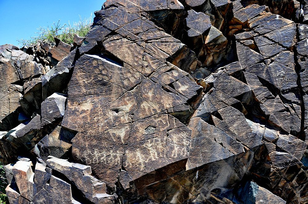 Петроглифы археологического ландшафта Тамгалы, Казахстан