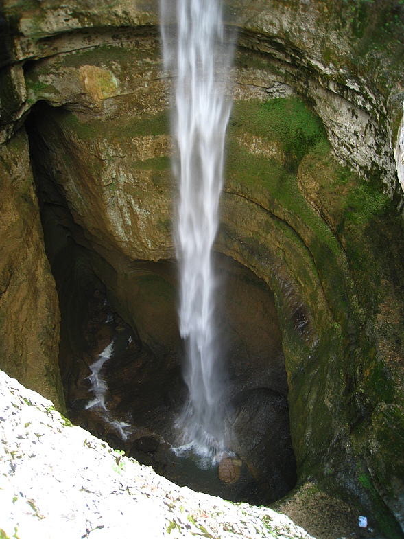 Водопад Баатара (Baatara Gorge Waterfall), Ливан, Таннорин