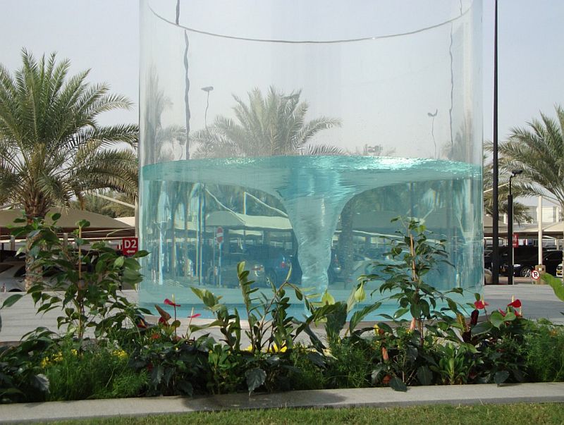 Фонтан-водоворот "Харибда 2" (Charybdis II) в городе Руви, Оман