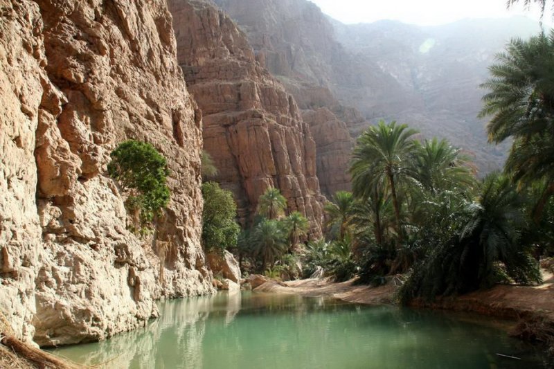 Райский оазис Вади Шааб (Wadi Shab) в пустыне, Оман