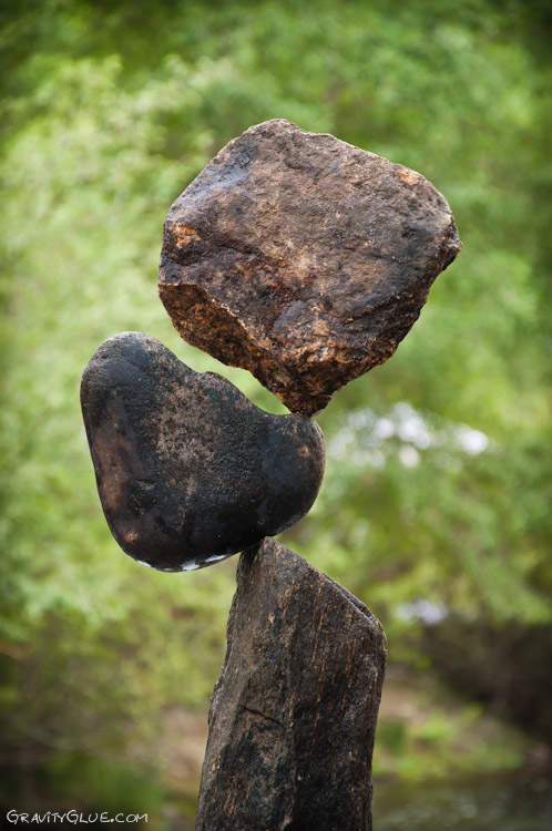 Камни преодолевшие гравитацию, от Майкла Грэба