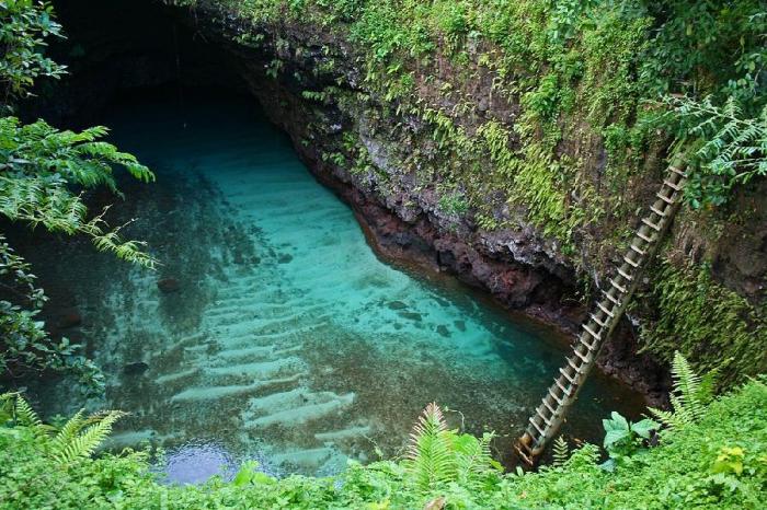 Озеро «Большая Синяя Дыра» (To Sua Ocean Trench), остров Уполу, Лотофага, Самоа
