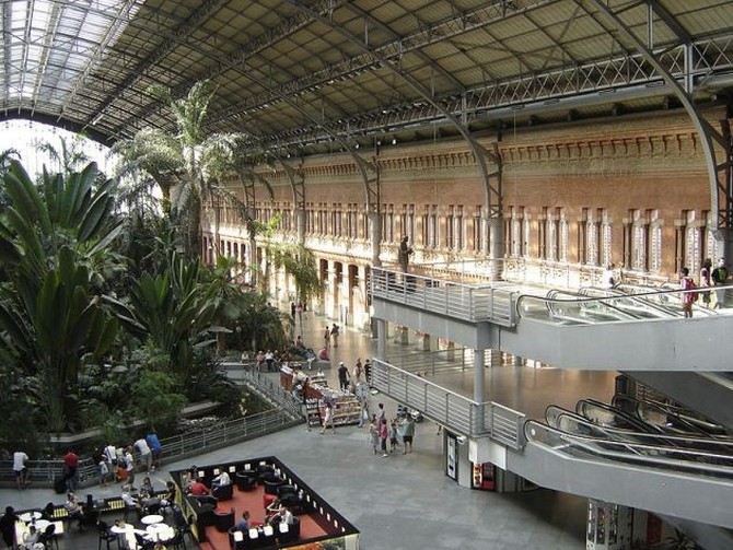 Железнодорожный вокзал Аточа (Estacion de Atocha), Мадрид, тропический сад, Испания