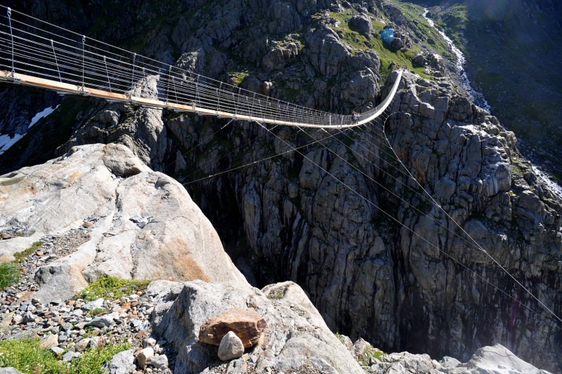 Мост Трифт (Trift Bridge) самый высокий и страшный мост, Швейцария, кантон Берн