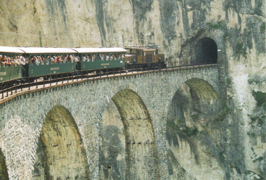 Виадук Ландвассер (Landwasser Viaduct), кантон Граубюнден, Швейцария