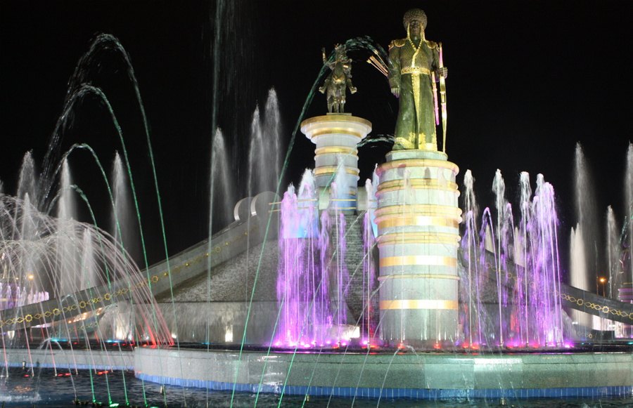 Фонтанный комплекс «Огузхан и сыновья», Ашхабад, Туркменистан