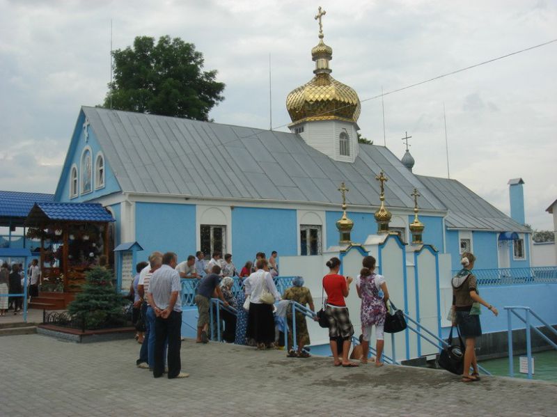 Исцеляющий источник Святой Праведной Анны, село Онишковцы, Украина