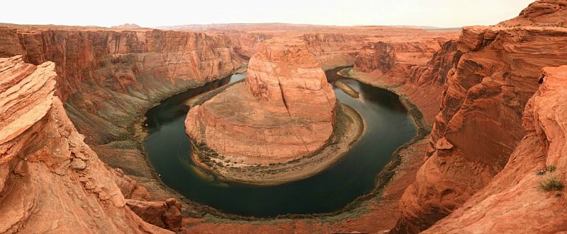 Живописный подковообразный изгиб (Horseshoe Bend) реки Колорадо, штат Аризона, США