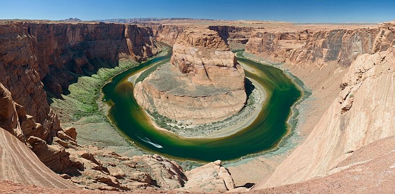 Живописный подковообразный изгиб (Horseshoe Bend) реки Колорадо, штат Аризона, США