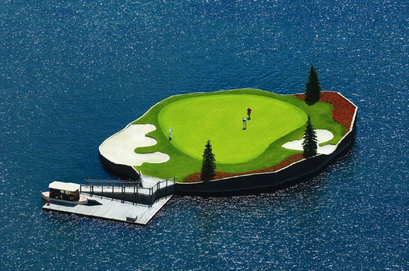 Плавающее поле для гольфа, курорт Кёр-д‘Ален (Coeur d'Alene Resort Golf Course), США