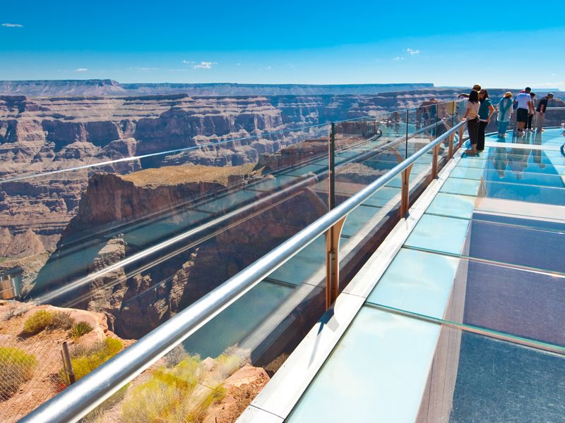 Смотровая площадка "Небесная тропа" над Гранд-Каньоном (Grand Canyon Skywalk), США