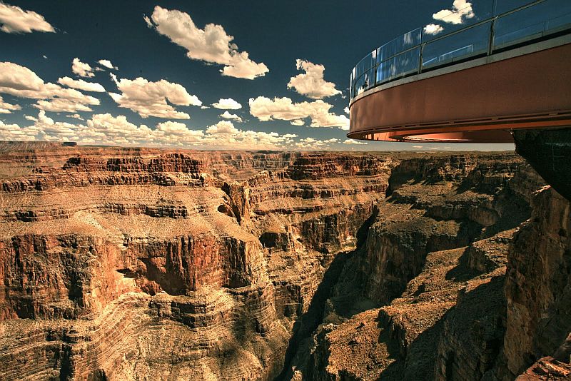 Смотровая площадка "Небесная тропа" над Гранд-Каньоном (Grand Canyon Skywalk), США