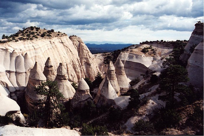 Каша-Катуве (Скалы-Палатки) в Нью-Мексико (США)