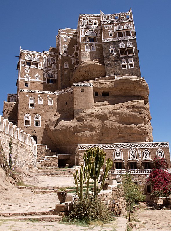 Дар-аль-Хаджар – дворец на скале (Йемен)