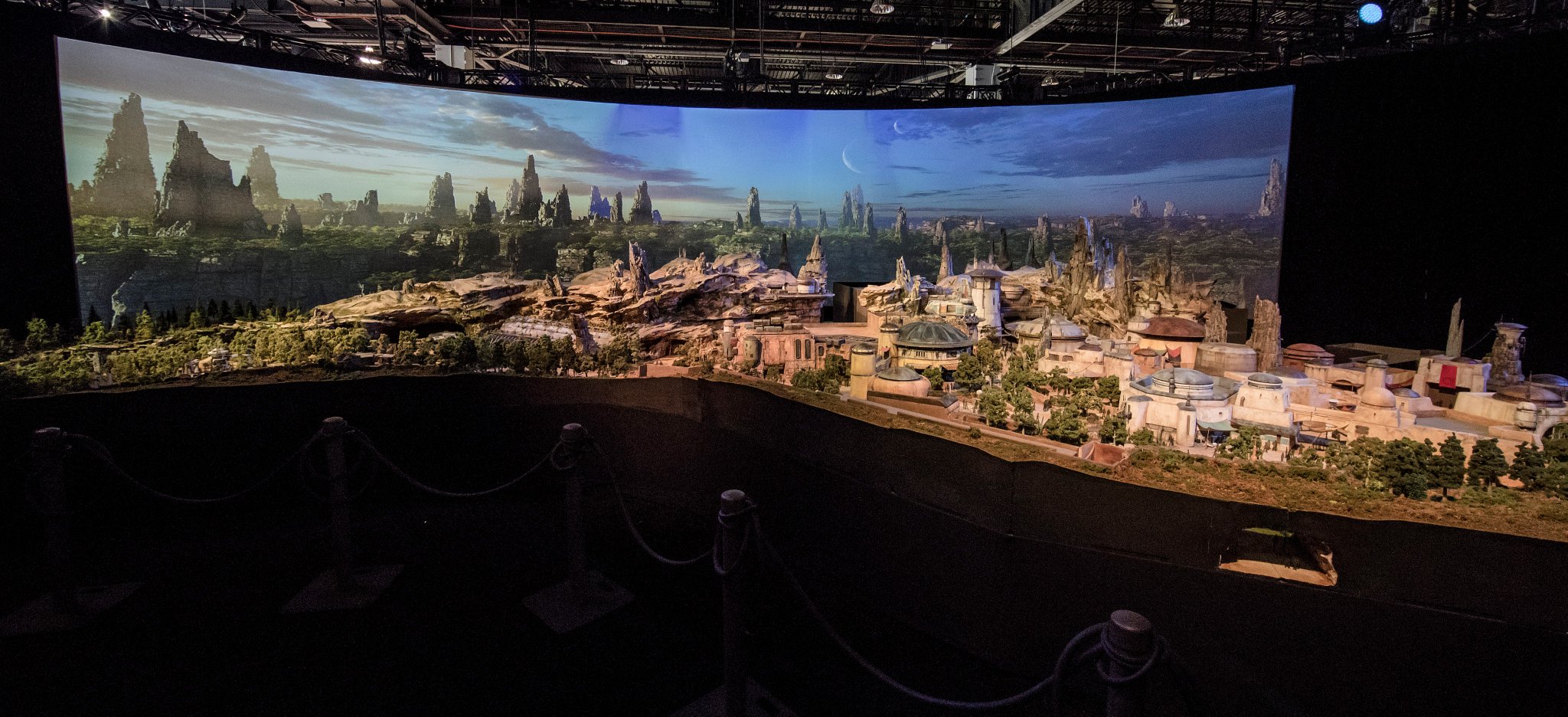 Disney в США откроет два новых парка Диснейленд на тему «Звёздных войн» - «Star Wars Land»