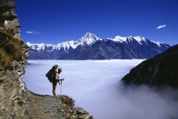 Непал: Три альпиниста погибли при восхождении на Эверест