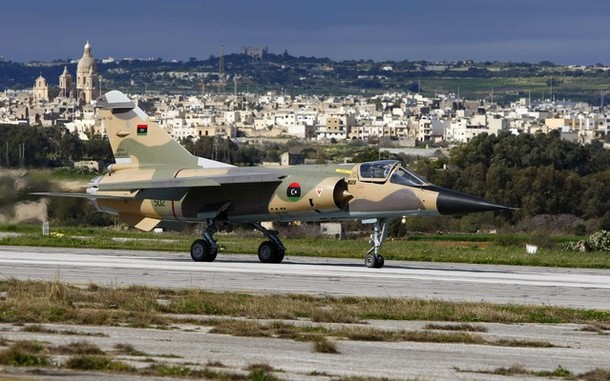 Сирия: Самолет сирийских ВВС перелетел в Иорданию