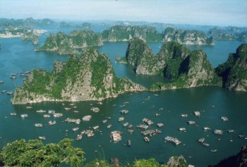Вьетнам: Судам запретили остановки в Халонге