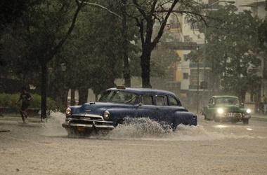 Куба: Из-за сильных дождей эвакуированы свыше 6 тысяч человек