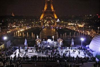 Франция: Ледовые катки открываются в Париже
