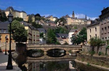 Люксембург лидирует в предоставлении иностранцам гражданства