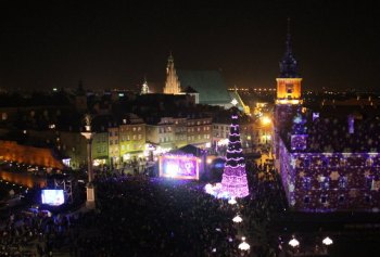 Польша: Два миллиона лампочек зажгли к рождественским праздникам в Варшаве