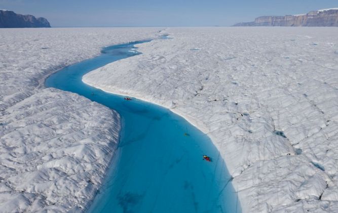 Голубая река в Гренландии (Ледник Петермана)