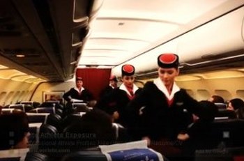 Мальта: Стюардессы AirMalta станцевали на борту и сняли это на видео