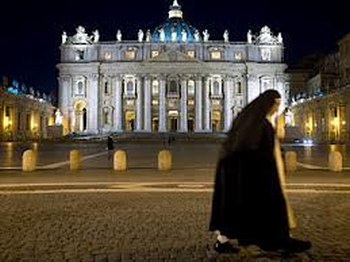 Ватикан: Банк Италии запретил пользоваться банковскими картами при посещении Папской территории