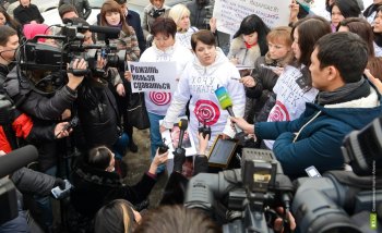 В Казахстане женщины вышли на митинг «Хочу рожать»