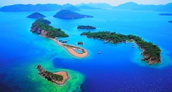 Греция: Эмир Катара купил шесть необитаемых островов в Ионическом море