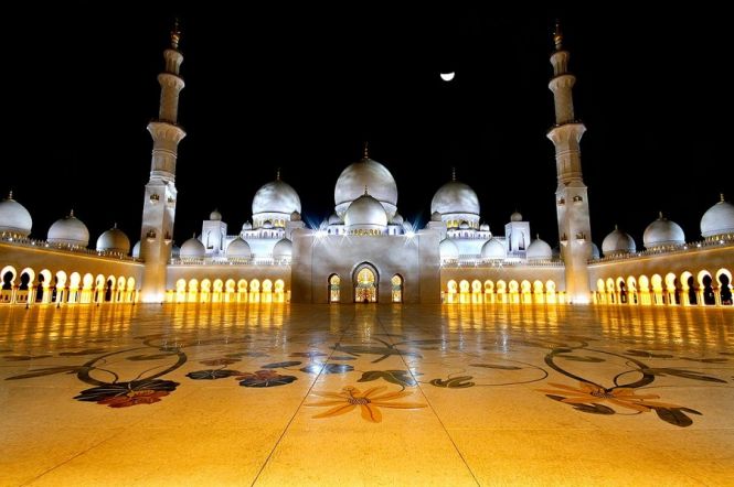Белая Мечеть Шейха Заида Бин Султана Аль Нахьяна (Sheikh Zayed  Mosque) в Абу Даби, ОАЭ