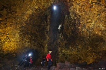 Исландия приглашает на экскурсии по кратеру вулкана