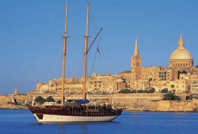Мальта не пропускает в свои территориальные воды судно с иммигрантами из Северной Африки