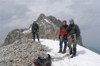 Непал назовет две гималайские вершины в честь первых покорителей Эвереста