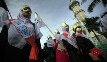 Индонезия протестует против бикини