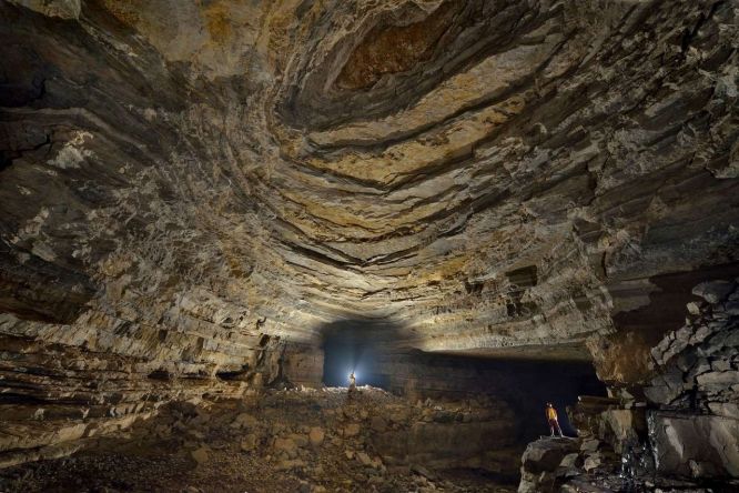 Подземный мир - пещера Эр Ван Дон, Китай