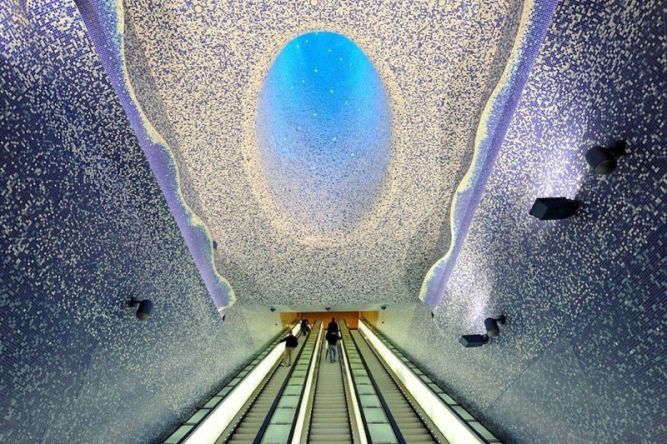 Станция метро Толедо (Stazione Toledo) - самая красивая станция в Европе, Неаполь, Италия