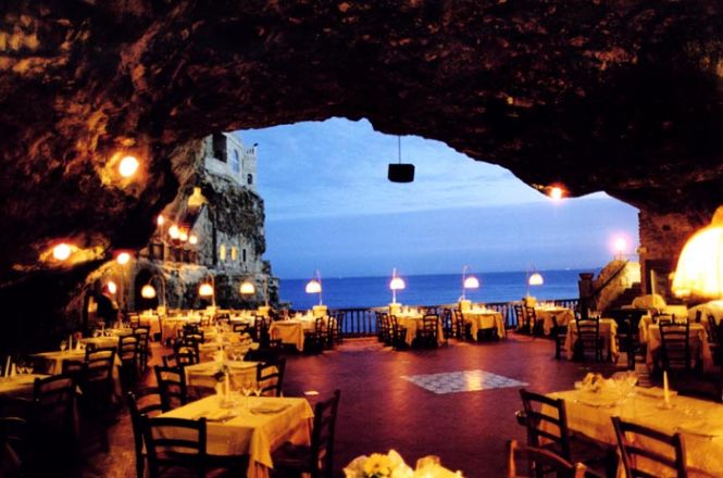 Grotta Palazzese - отель-ресторан в гроте, Апулия, Италия